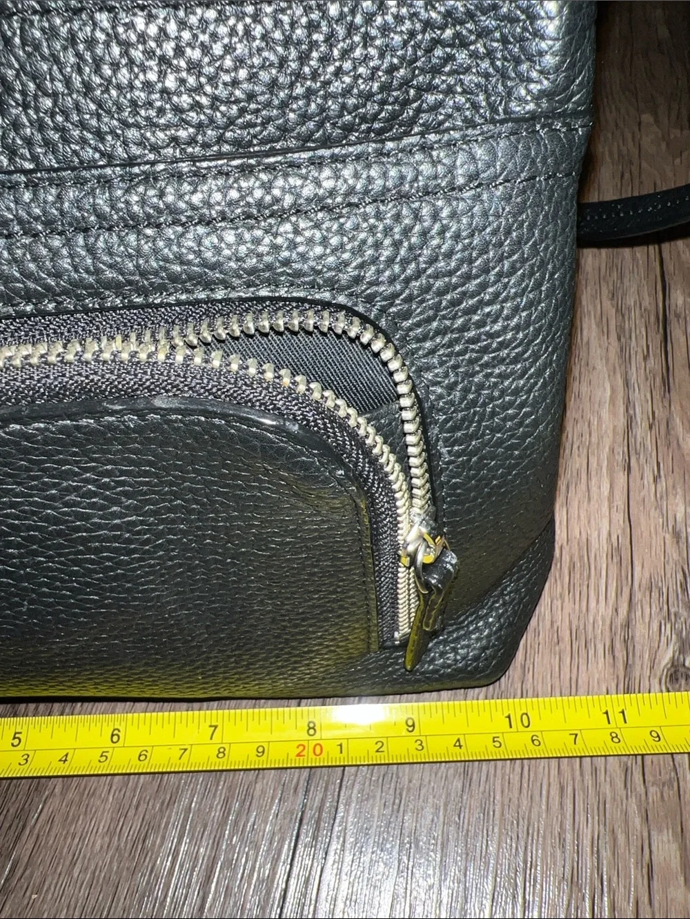 Pebbled Classic Black Leather Crossbody Bag - Picture 3 of 12